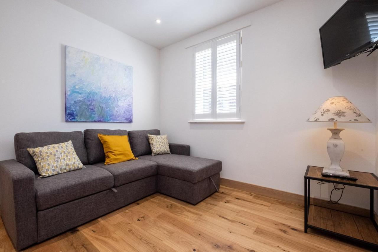 Three Tuns Apartments - Hazel - Aldeburgh Coastal Cottages Pettistree ภายนอก รูปภาพ